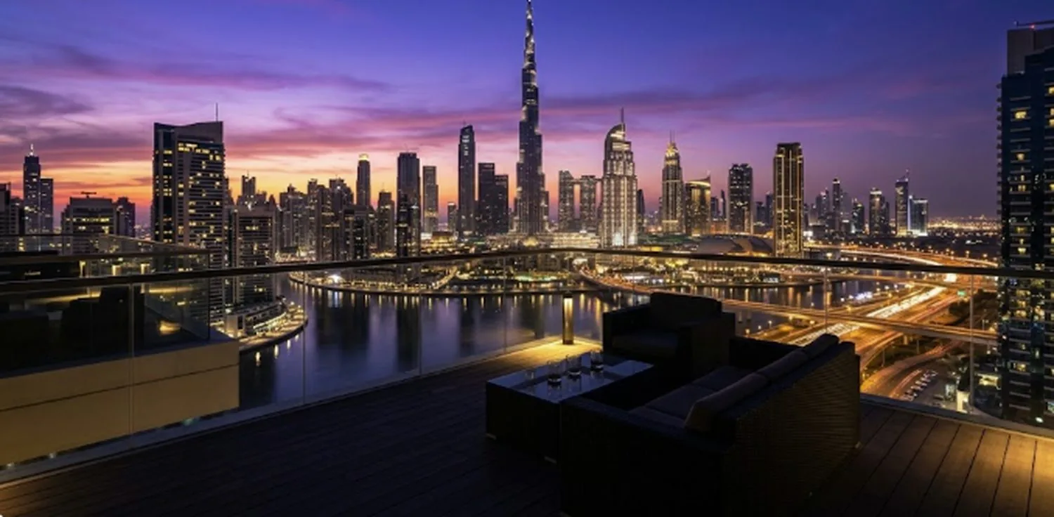 Skyline von Dubai am Abend